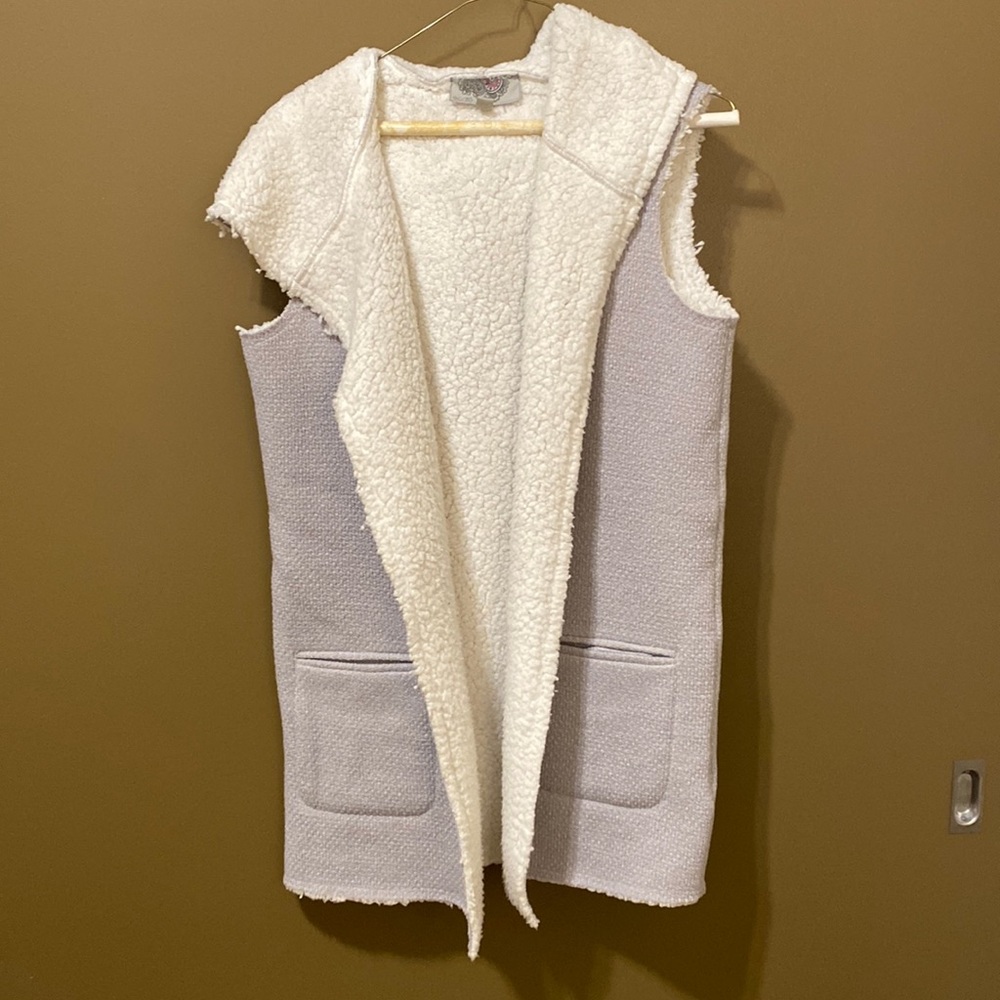 Hooded comfy vest
